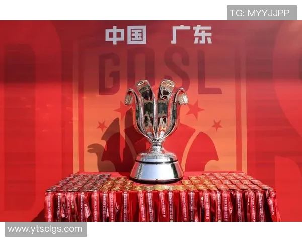 深圳足球队在选拔赛中以60分稳居积分榜首位